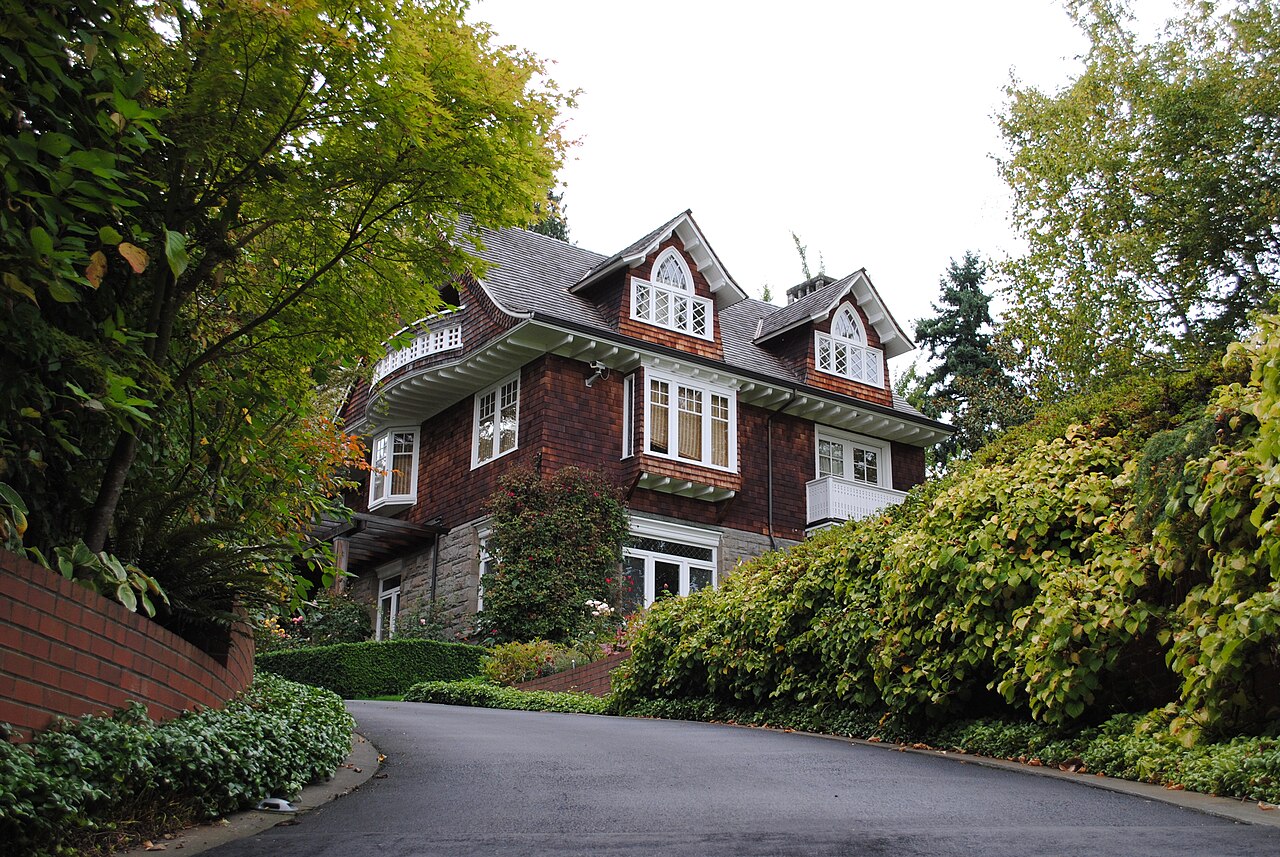 Exterior of Kurt Cobain’s former Lake Washington home in Seattle